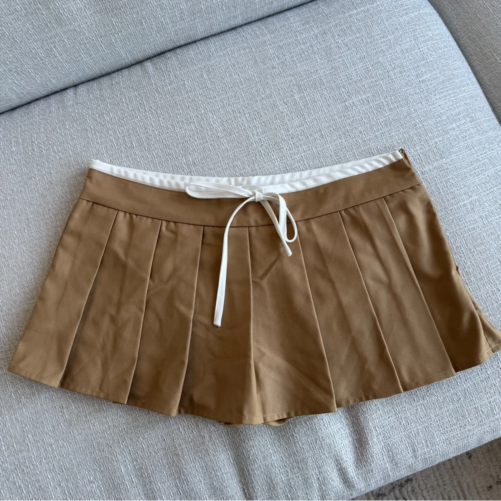 Lioness Khaki Pleated Mini Skirt - Picture 7 of 11